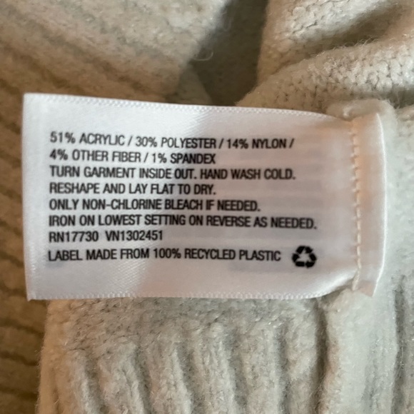 Large cream sweater by A New Day with pearls and beads. Very warm - Picture 9 of 9